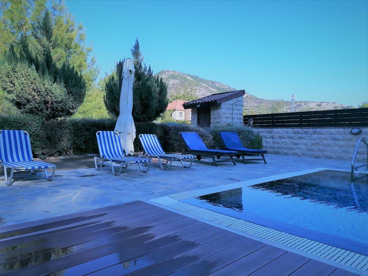 Irinas Country Home! Trimiklini